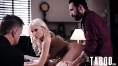 Filmes pornôs no escritório com uma morena fodida por um cigano xxl