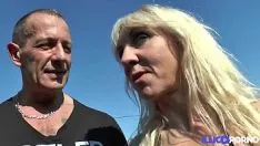 Reproducir Therese una milf desesperada después de mucha polla