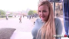 Reproducir Candy Alexa una rubia de grandes pechos follada por un viejo