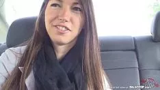 Reproducir La joven quiere convertirse en actriz Xxx y hacer la prueba en el auto