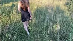 Oynat Bir diva gibi sikişen bir porno film aktrisiyle yeşil çimenlerin üzerinde güzel seks