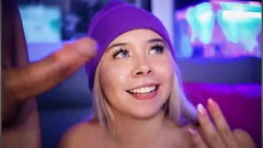 Abspielen Molliges kolumbianisches Camgirl tobt mit Cumshot auf ihrem großen Arsch