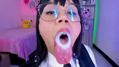 Afspelen Slordige tiener Latina Lila Jordan's natte en wilde orale spel