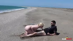 Play Beach Blowjob Encounter: Blonde Pornstar Paula Blondie Gets Bareback
