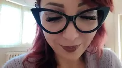 Redare Sexy Milf își dezvăluie țâțele mari în roleplay POV