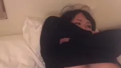 Oynat Büyük göğüsleri ve kabarcık poposu ile samimi kolej
