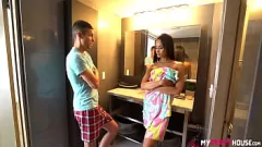 Redare Busty Milf Gia Vendetti nu poate rezista la un pula tare: pornstar în Hardcore Encounter